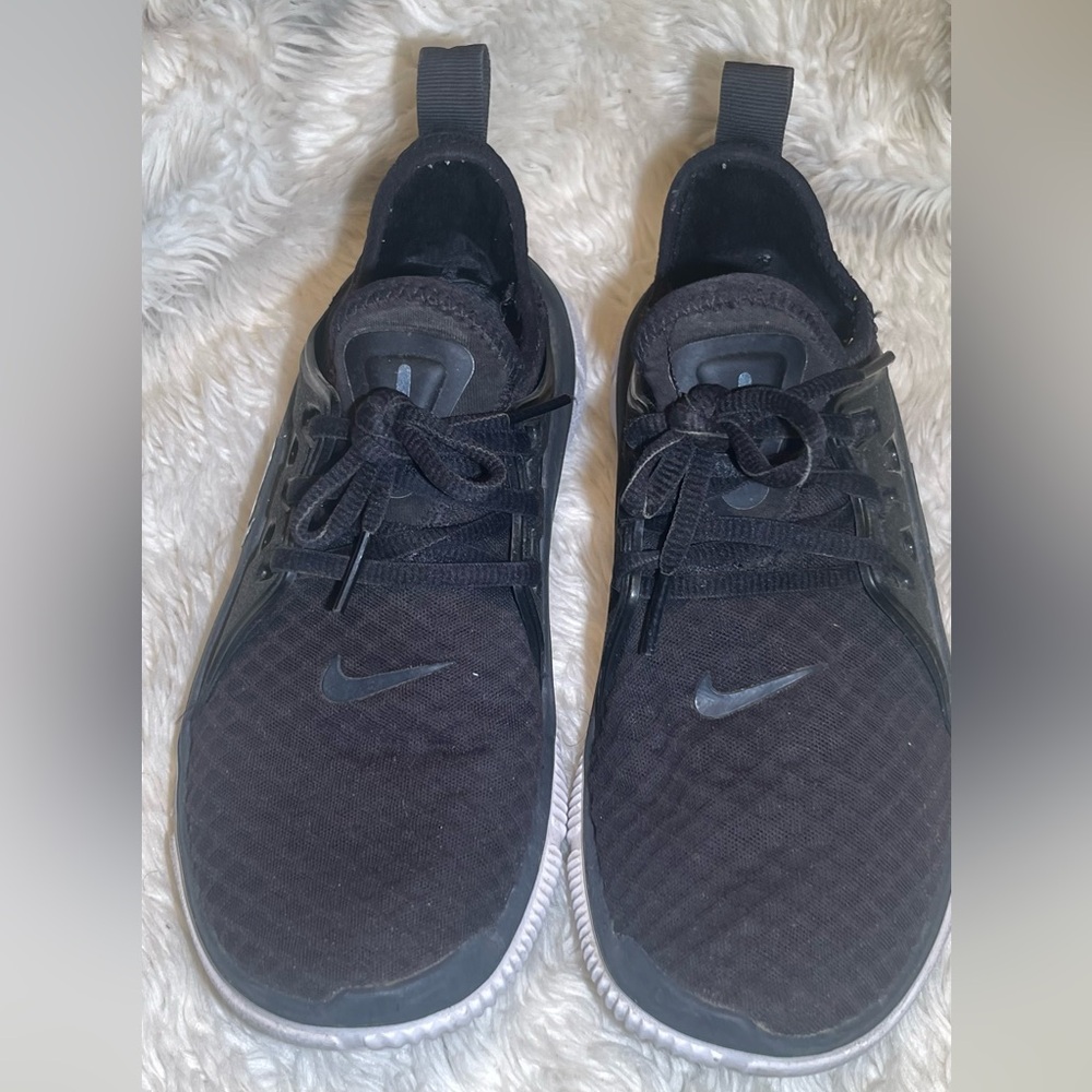 Nike women’s  Black Athletic Sneakers size 7